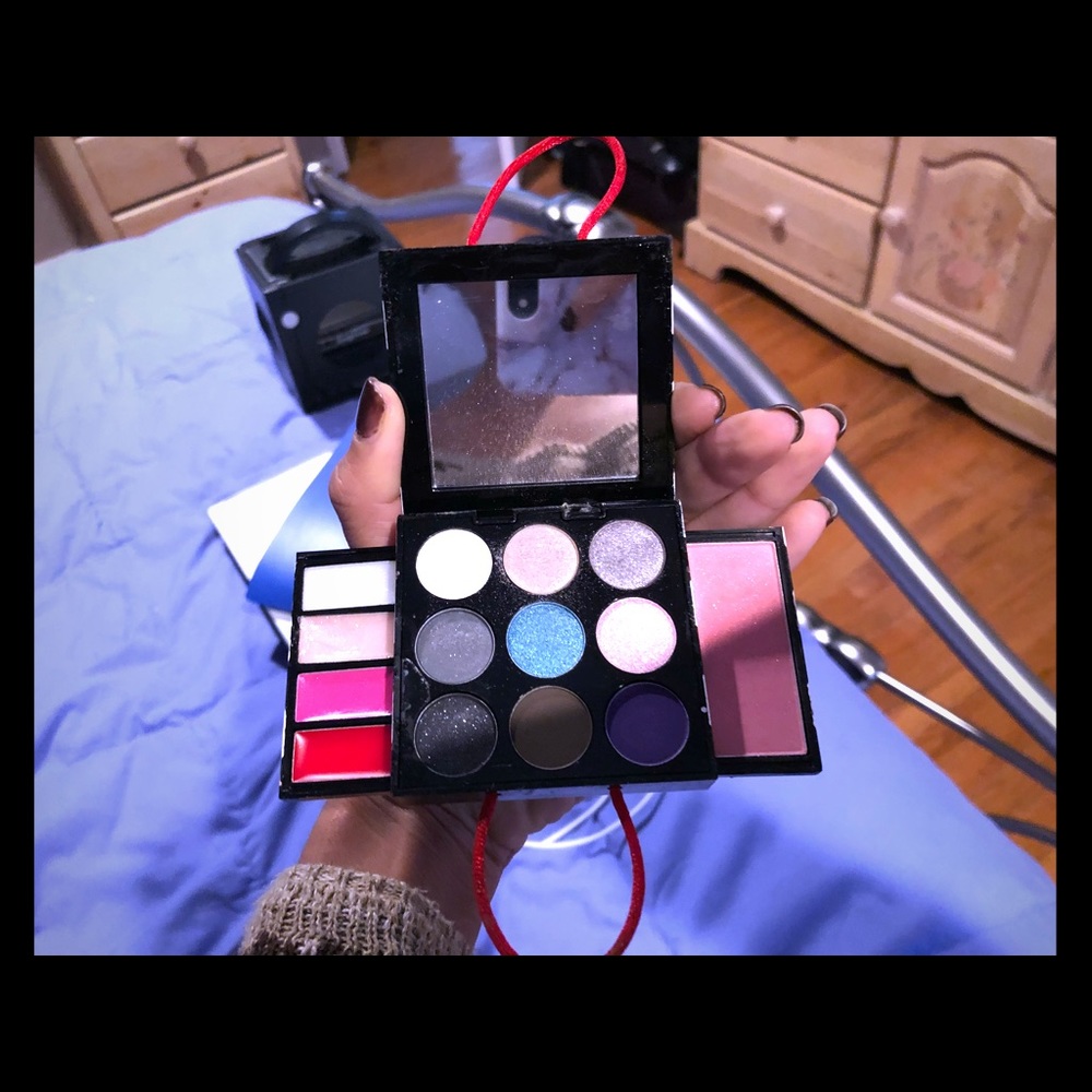 Sephora stocking stuffer makeup set